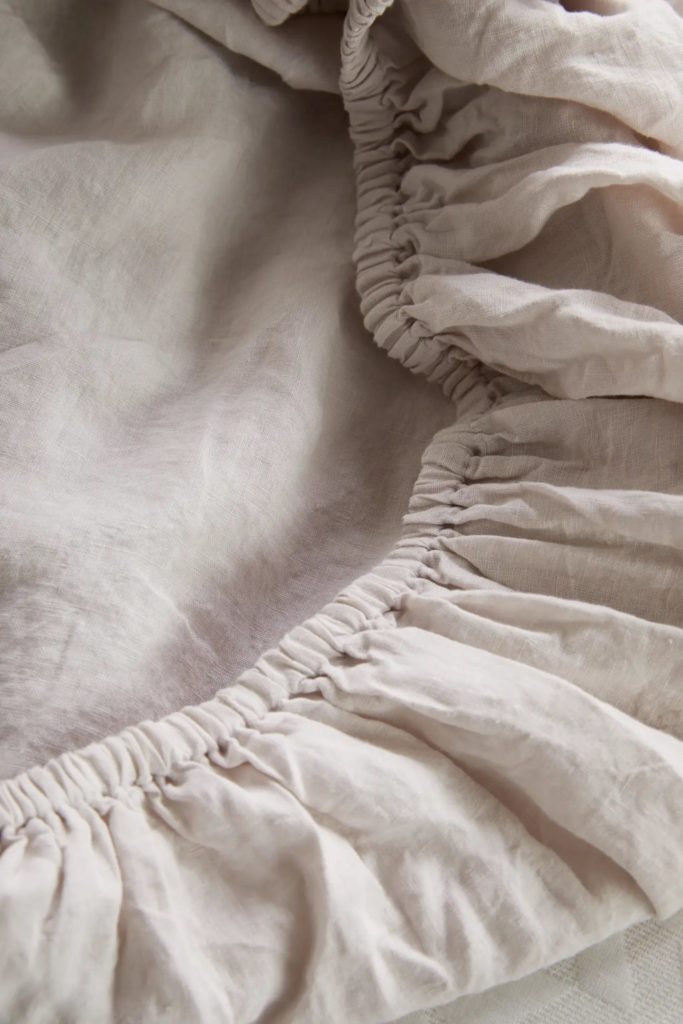 product image of the Quince European Linen Sheet Set