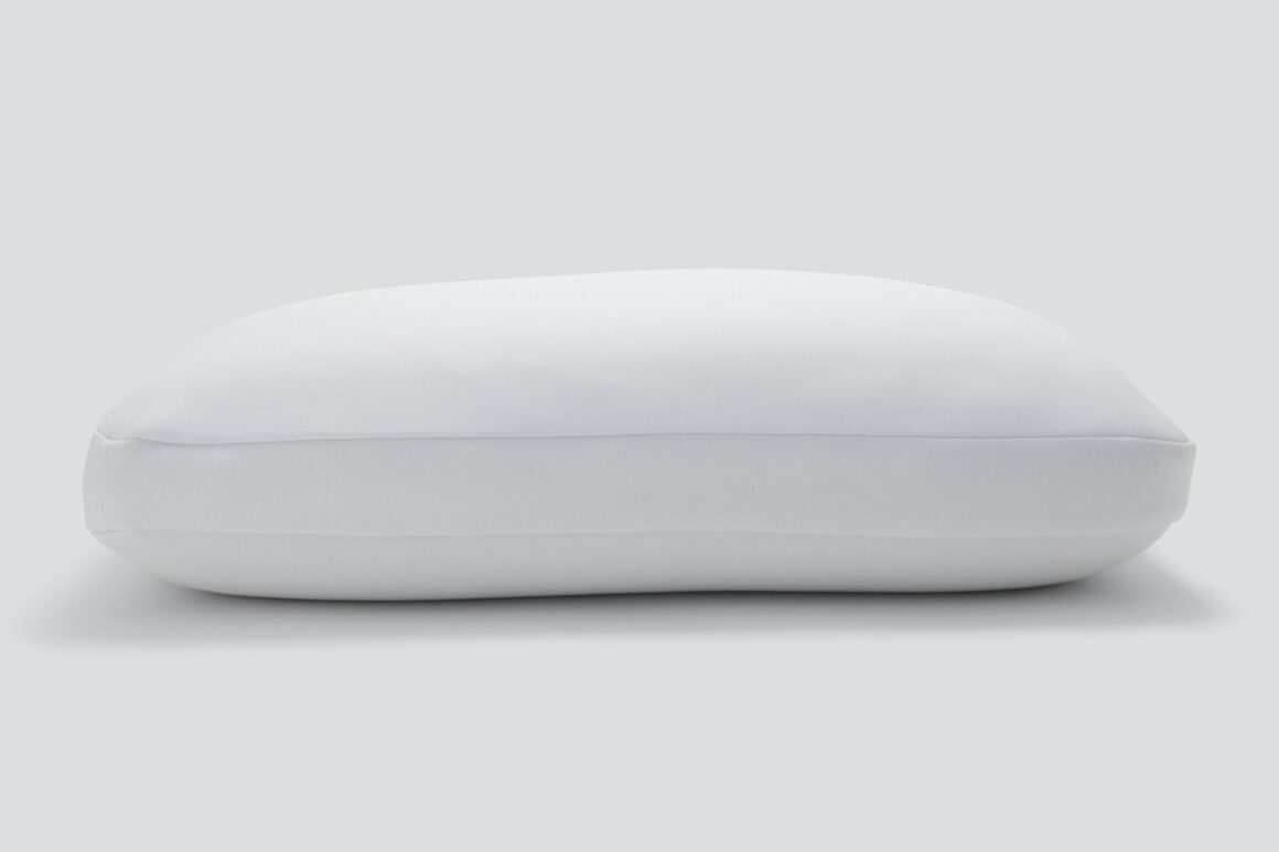 A picture of the Casper Hybrid Pillow from the front